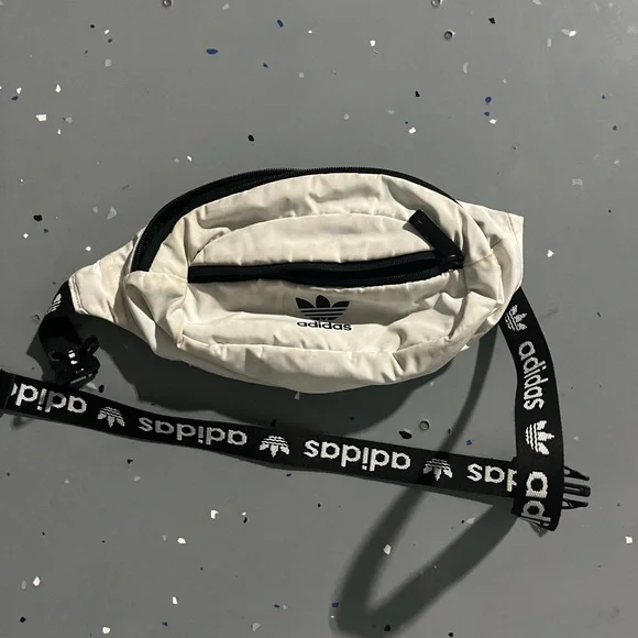 Adidas bag - Picture 3 of 3